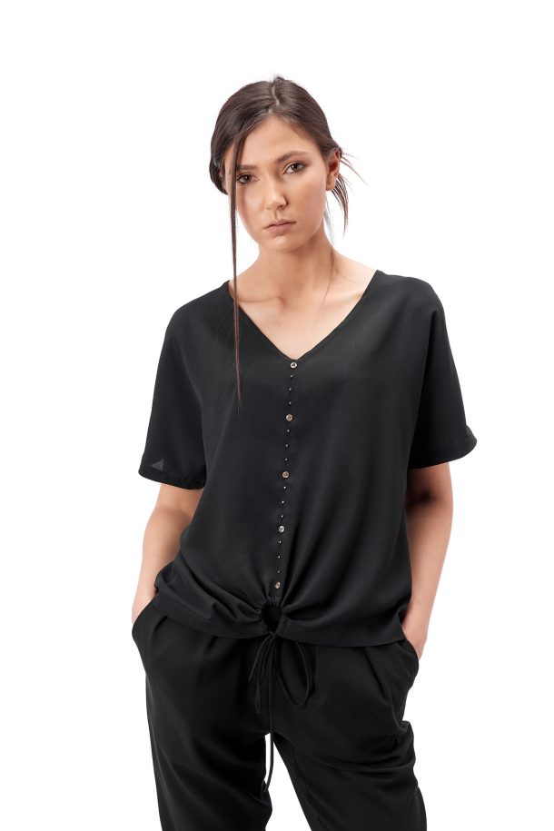 Bluza neagra RVL  cu nasturi aplicati